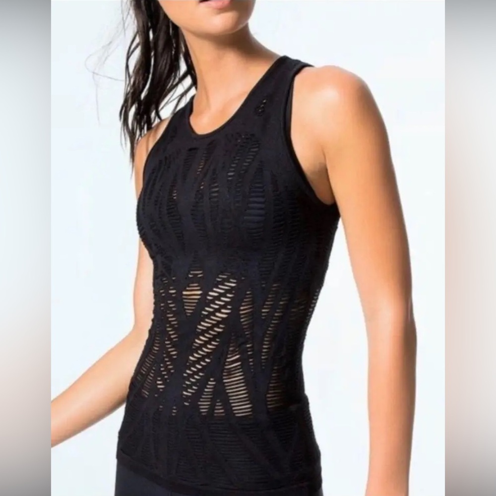 Alo Yoga Revolve Distressed Cut Vixen Fitted Muscle Black Tank Top Size M